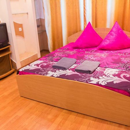 2Room Semi-luxury Apt on Ukrainskaya 34 Street Zaporizhia Eksteriør bilde