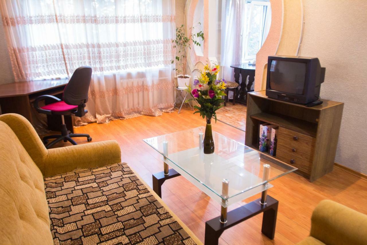 2Room Semi-luxury Apt on Ukrainskaya 34 Street Zaporizhia Eksteriør bilde